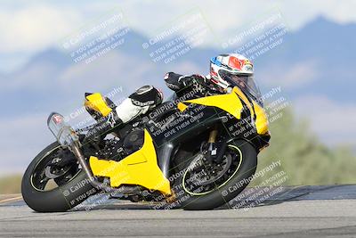 media/Nov-16-2025-Race Pace (Sun) [[8c5fa54630]]/Non Verified Riders (1st 20 Minutes)/7-Turn 9 Entry (210pm)/